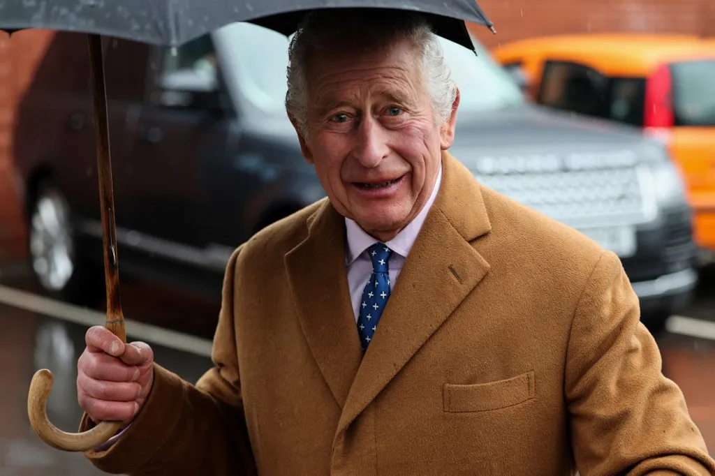 Palácio de Buckingham anunciou na semana passada o diagnóstico de hipertrofia da próstata do monarca