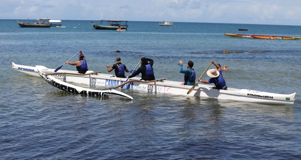 A equipe de A Tarde embarcou em uma canoa