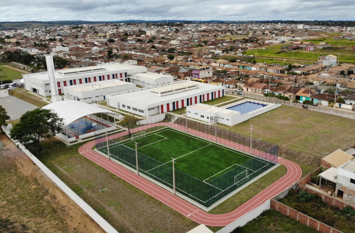 Vista aérea da nova unidade do Colégio de Tempo Integral de Barra do Choça, no sudoeste do estado