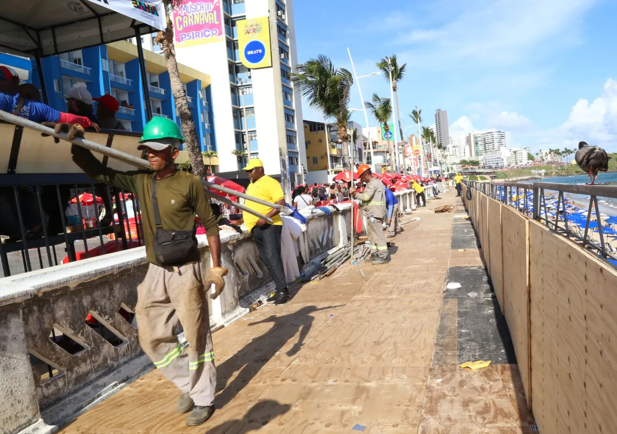 Auditoria fiscal do trabalho  suspendeu o embargo das obras de construção da plataforma que está sendo montada pela prefeitura na Barra