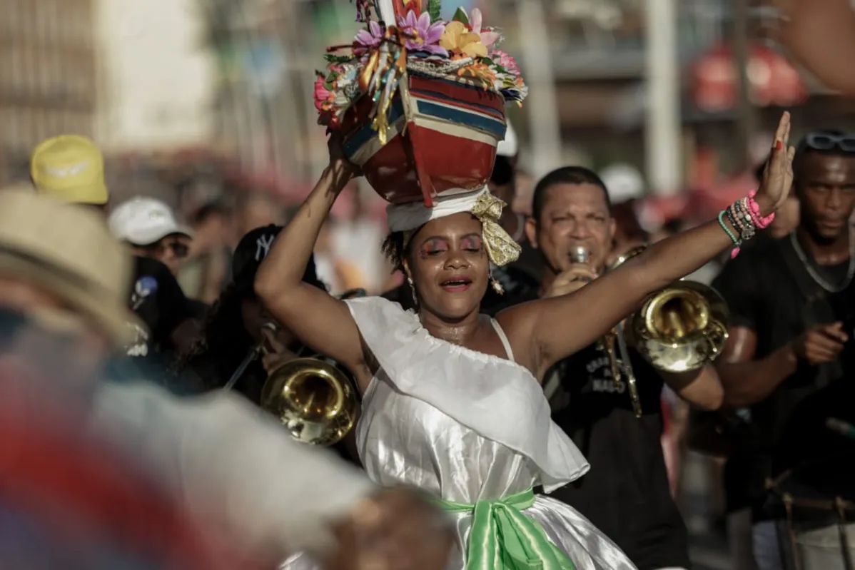 Imagem ilustrativa da imagem Fanfarras e grupos culturais marcam a abertura oficial do pré-Carnaval