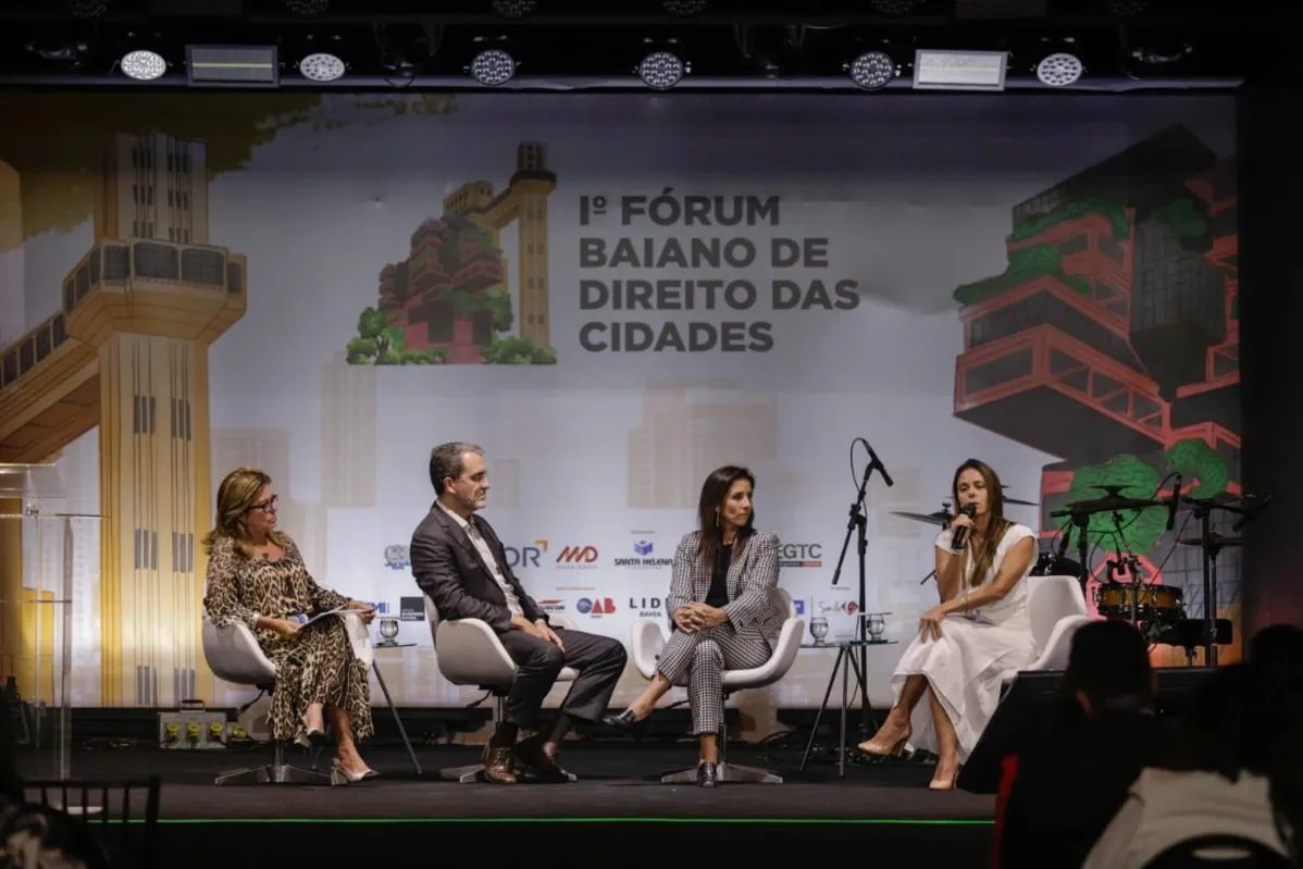 A partir da esquerda: Amélia Garcez, André Abelha, Erica Rusch, Juliana Rubiniaki