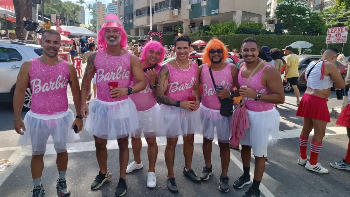 Bloco Rikezudas decidiu homenagear a barbie na edição do carnaval 2024