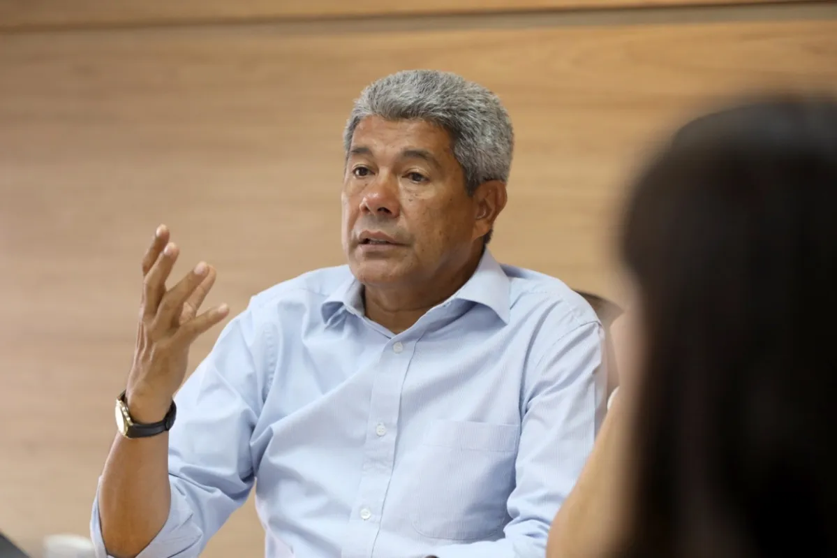 Jerônimo Rodrigues em reunião com a pasta estadual da Saúde