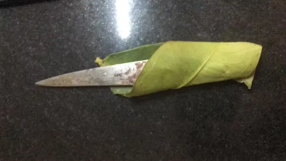 A faca utilizada no crime foi apreendida pela polícia