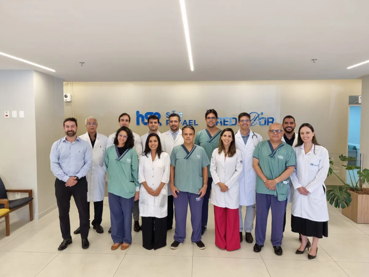 Equipe do hospital São Rafael, responsável pelo 200° transplante renal