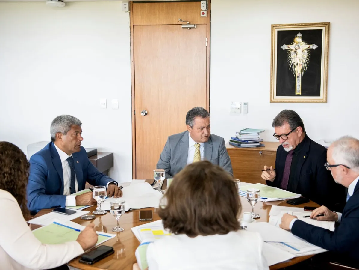 Jerônimo se reuniu com o ministro Rui Costa em Brasília para falar do PAC Seleções