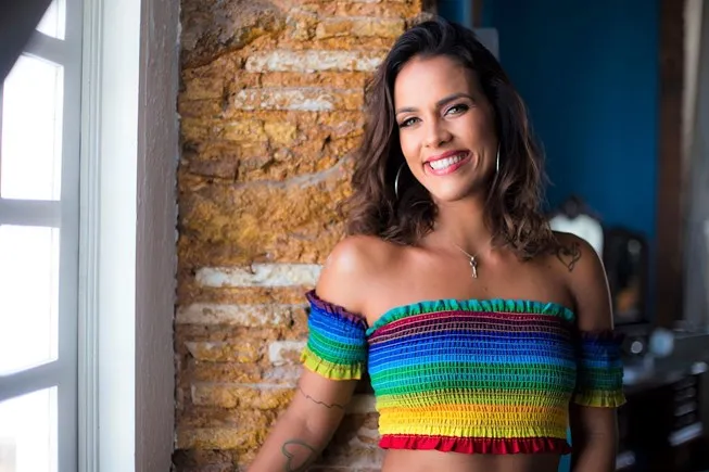 Cantora Ju Moraes participou da primeira edição do The Voice Brasil