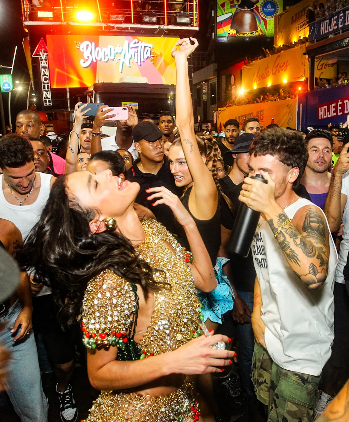Bruna Marquezine, Sasha Meneghel e  João Lucas curtindo 'pipica' de Anita