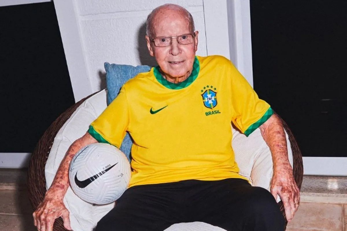 Zagallo é uma das três pessoas que conquistaram a Copa do Mundo tanto como jogador quanto treinador