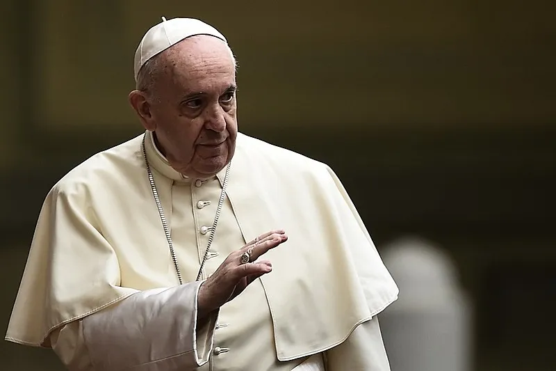 Papa não considera mortes de civis como "danos colaterais" da guerra
