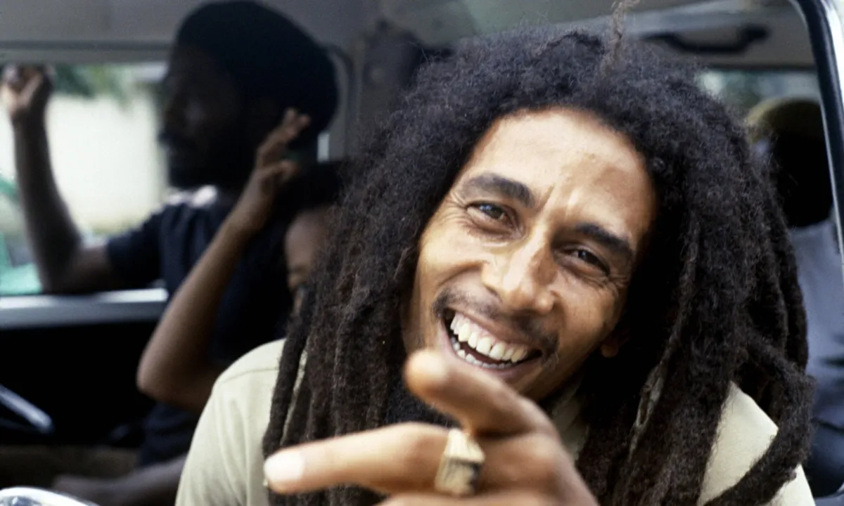 Principal ídolo do reggae, Bob Marley influenciou a sonoridade do bloco