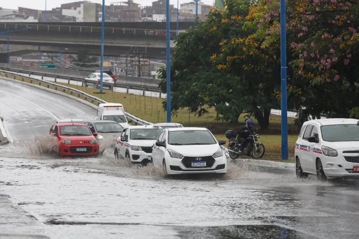 De acordo com a Defesa Civil de Salvador (Codesal), há chances de chuva de até 40%