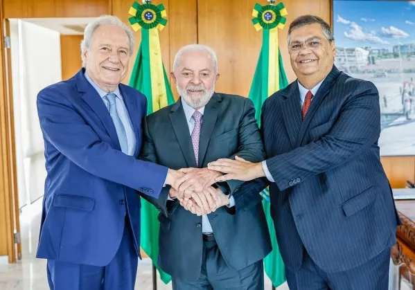 Lewandowski, Lula e Dino se encontraram nesta quinta para anunciar novidade no ministério