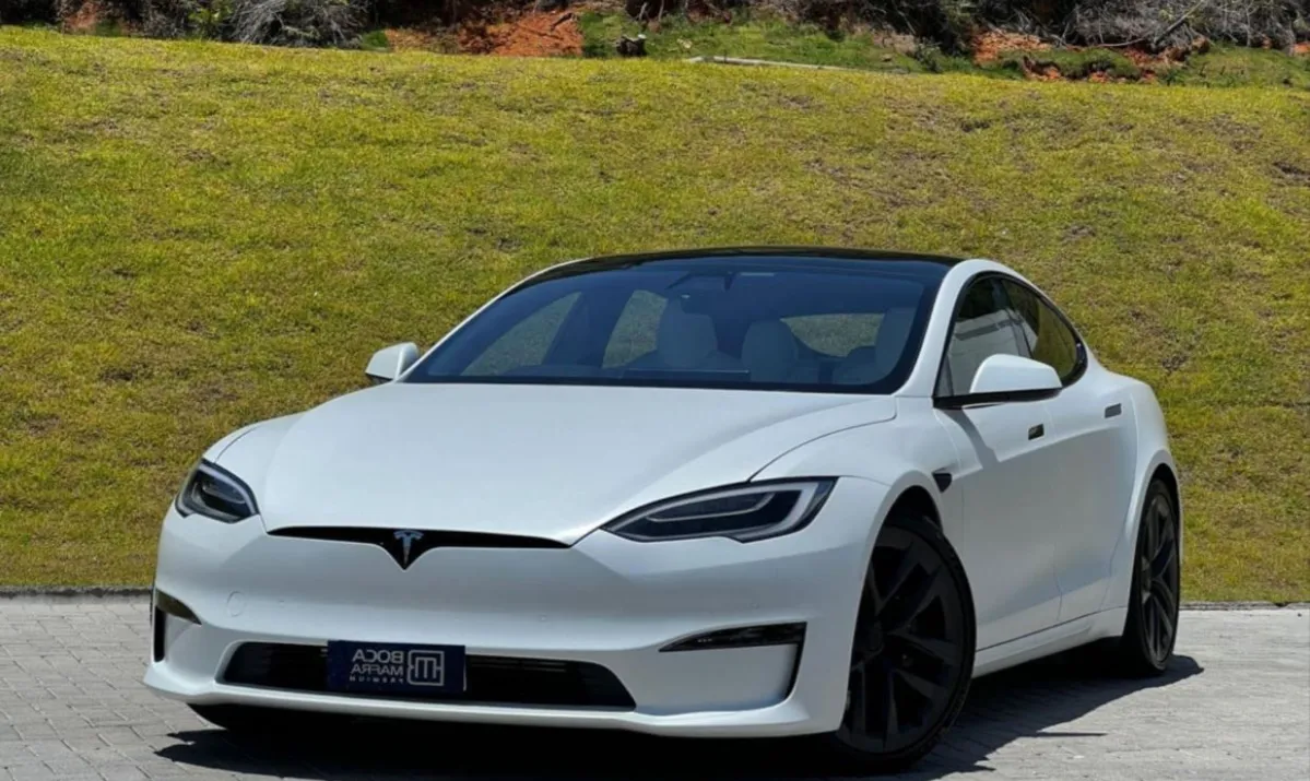O Tesla S é um dos modelos listados no recall da empresa
