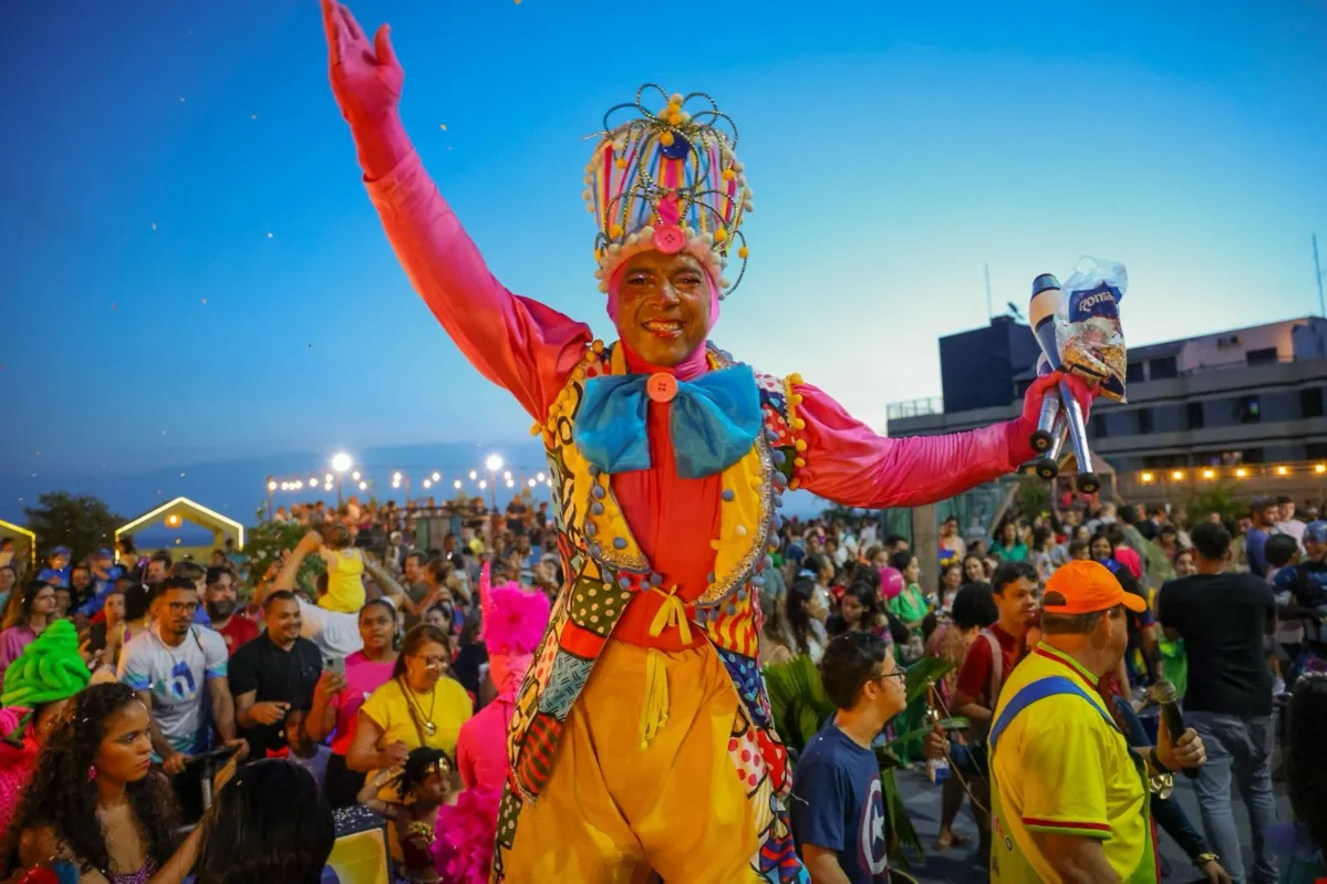 Imagem ilustrativa da imagem Tio Paulinho e Me Siga comandam baile infantil de Carnaval no Barra