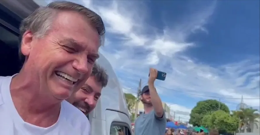 Bolsonaro contou que visitou uma feira e uma pastelaria da cidade