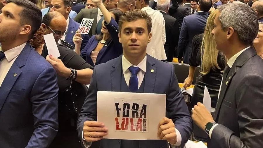 Nikolas Ferreira (PL) foi um dos parlamentares que fizeram parte o coro contra o presidente