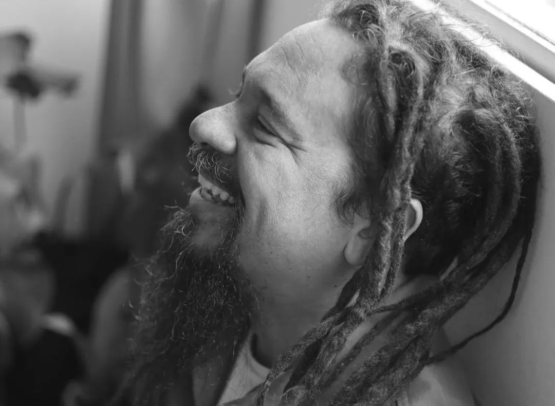 Vocalista da Diamba anuncia saída da banda e novo projeto | A TARDE