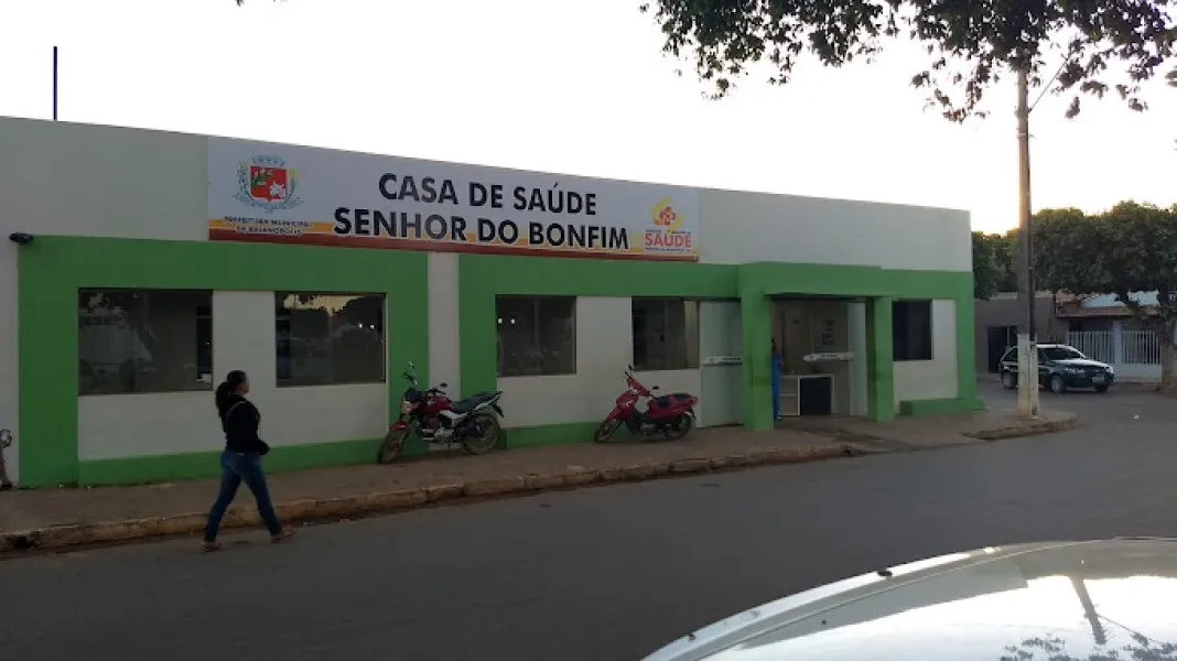 Uma das vítimas foi socorrida, em estado grave, para a Casa de Saúde Senhor do Bonfim