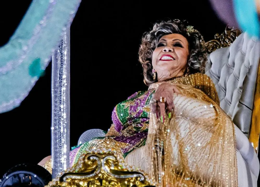 Alcione marcou presença na passarela do samba