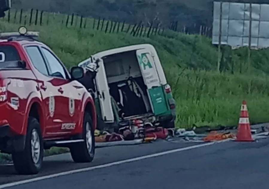 Cinco vítimas foram socorridas no local e foram encaminhadas para o Hospital Regional de SAJ