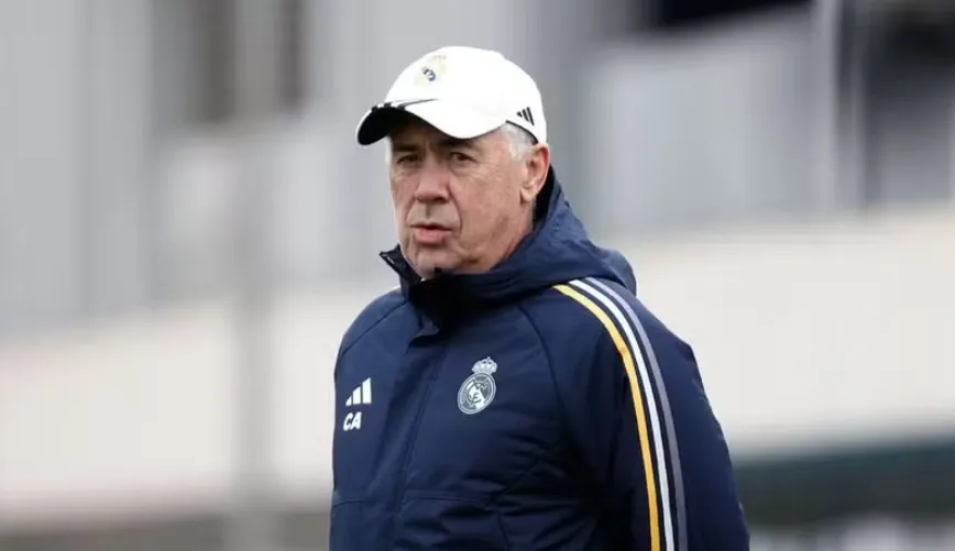 Carlo Ancelotti, treinador do Real Madrid até 2026.