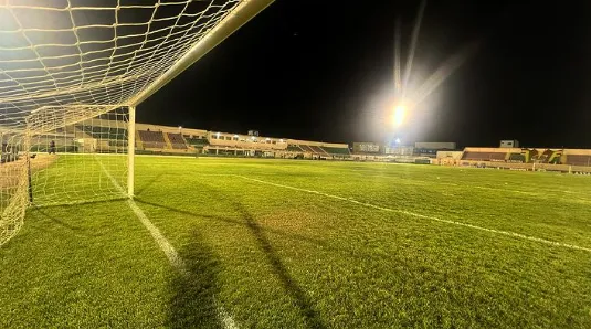Estádio Adauto Moraes, palco do duelo entre Juazeirense e Vitória, pela Copa do Nordeste.
