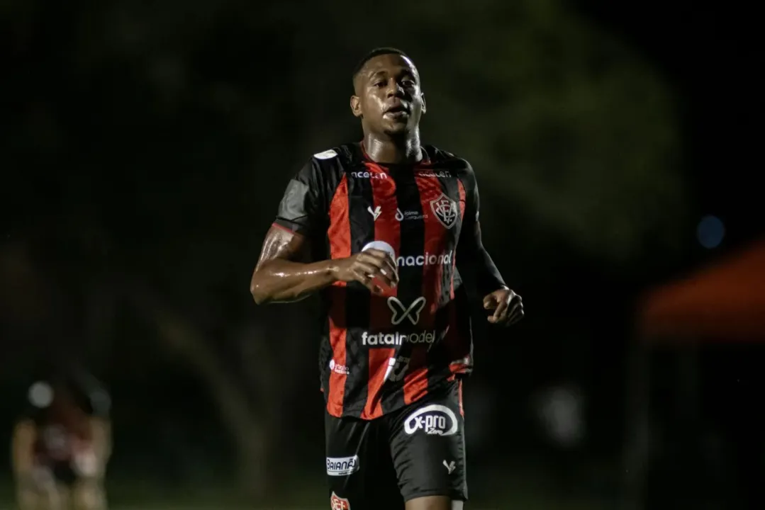 Dudu tem 27 jogos com a camisa do Vitória