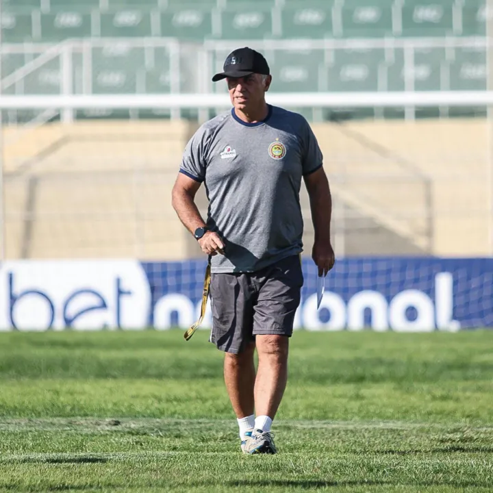 Carlos Rabelo, técnico da Juazeirense.