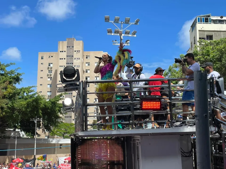 Ivete Sangalo cantou o Hino ao Senhor do Bonfim no último dia da folia