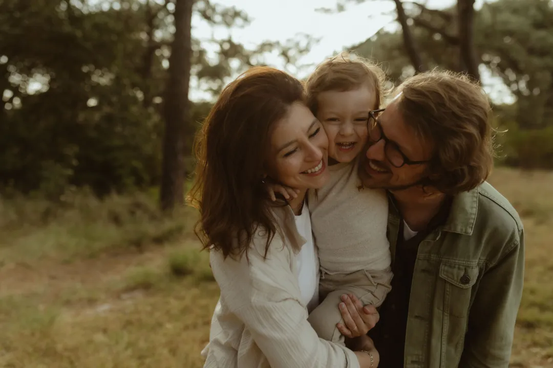 Segundo fotógrafa, seu objetivo é capturar o sentimento e o afeto entre as famílias