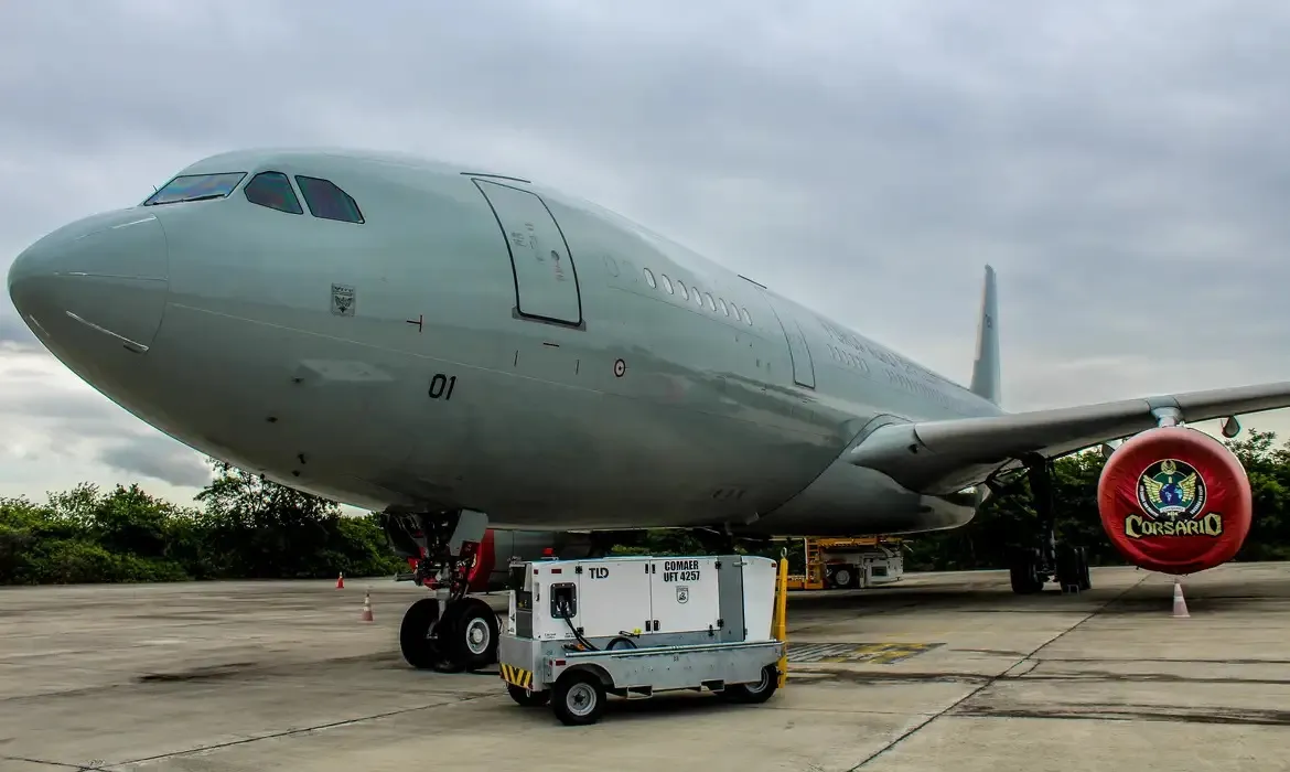 Avião da FAB buscará brasileiros no Cairo, capital do Egito