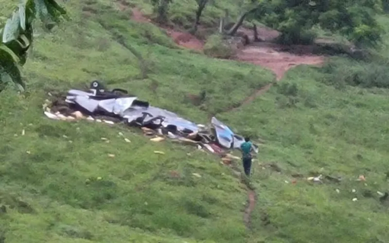 Avião caiu na manhã deste domingo, 28