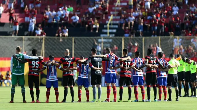 Jogadores do Vitória e do Bahia juntos