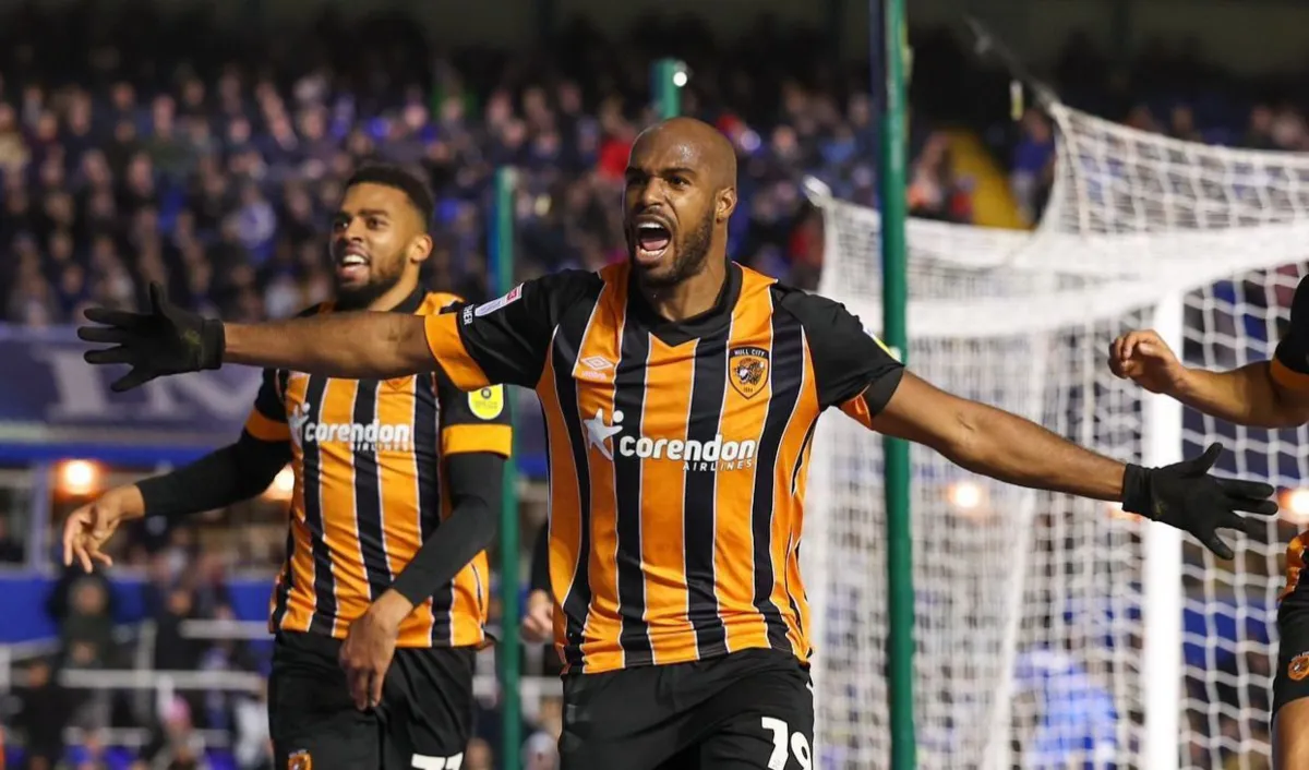 Atacante atuando pelo Hull City