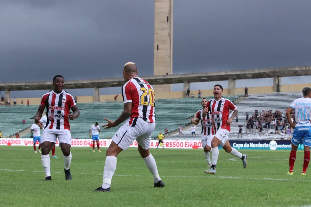 No Albertão, River-PI supera o Bahia com gol no começo do jogo e suporta pressão do Esquadrão