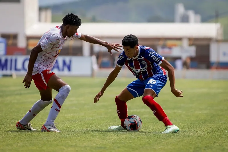 Bahia sai na frente do Red Bull Bragantino, mas leve virada e perde por 2 a 1, na Copinha