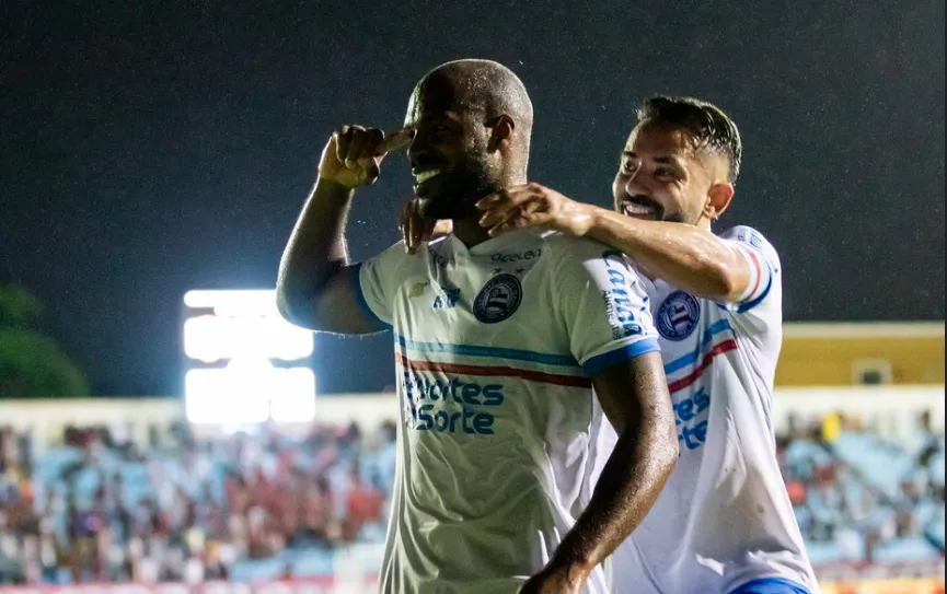 Óscar Estupiñan, autor do primeiro gol do Bahia na partida.