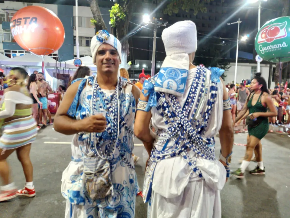 Beijoqueiro (de costas) disse que "o que acontece no carnaval, fica no carnaval”