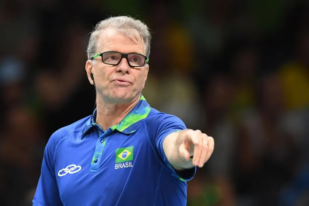 Bernardo Rezende, o Bernardinho, em ação na seleção brasileira masculina de vôlei