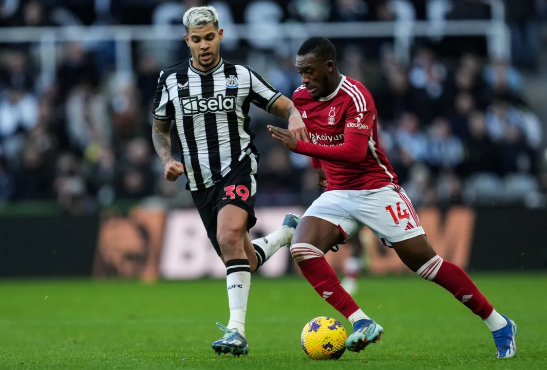 Bruno Guimarães na derrota do Newcastle sobre o Nottingham Forest