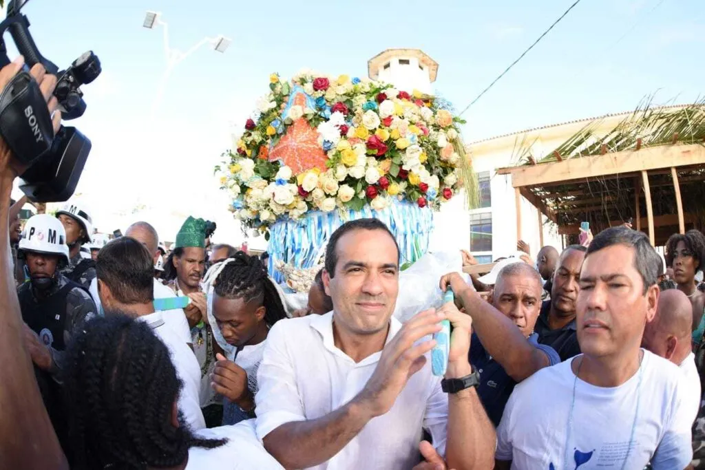 A Prefeitura entregou na última terça-feira, 30, a requalificação da Colônia de Pescadores do Rio Vermelho e promoveu obras de manutenção na Casa de Iemanjá