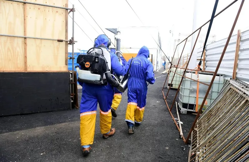 As equipes percorreram toda a extensão da área do evento, observando e tratando locais que poderiam ser propícios para a proliferação do vetor