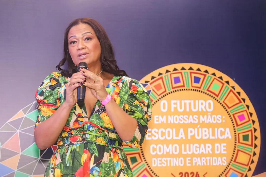 Secretária de educação de Camaçari, Neurilene Martins