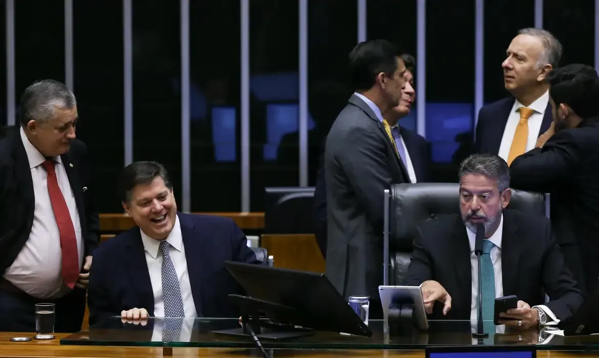 Sessão híbrida para votação do projeto da reforma tributária