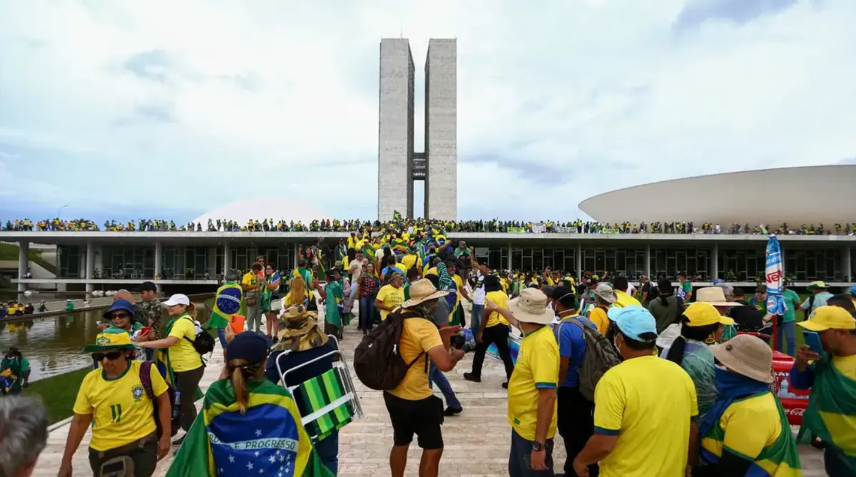 A exposição apresenta 30 fotos feitas por servidores da casa e pelo repórter fotográfico Joédson Alves, da Agência Brasil