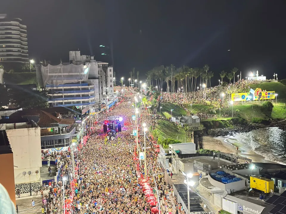 Público lotou as ruas da Barra