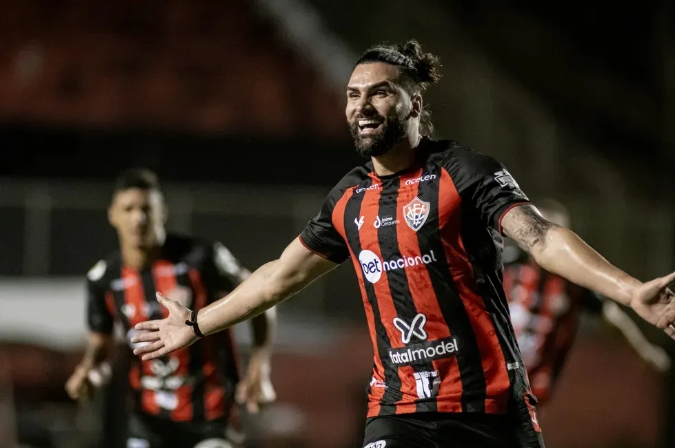 Léo Gamalho encerrou a temporada de 2023 como artilheiro do Leão