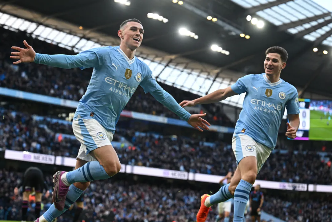 Phil Foden comemorando gol marcado na Copa da Inglaterra